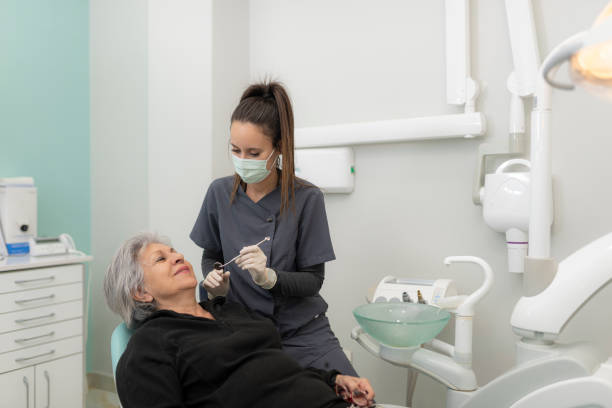 Best Emergency Cosmetic Dentistry (e.g., broken veneers) in Kenwood Estates, FL